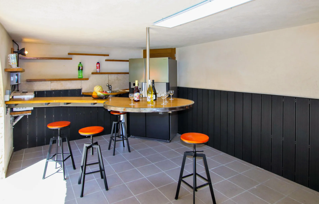 Maison-Bourg-Saint-Andeol-REF7539635