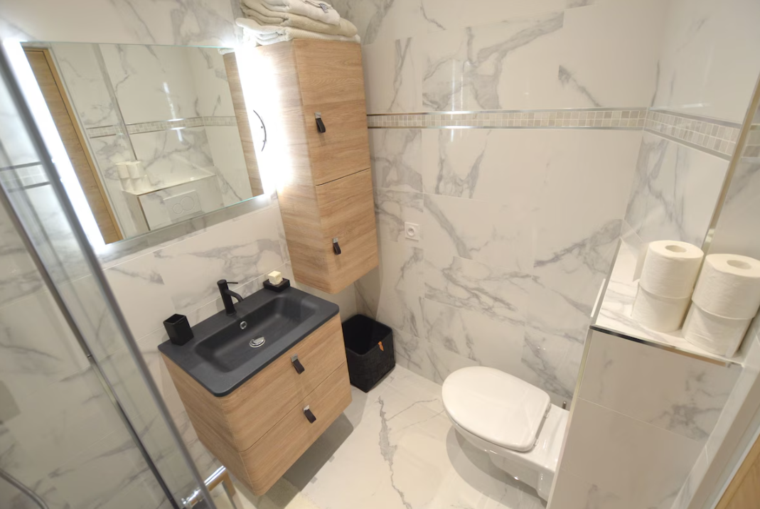 Studio-Monaco-REF7418526